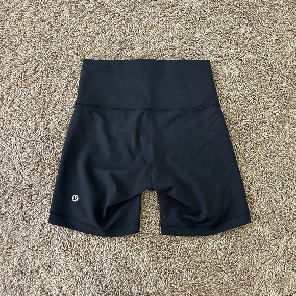 lululemon wunder train shorts - Picture 3 of 4